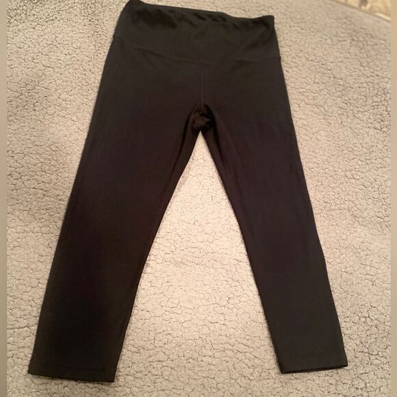 Zella  Black Leggings Size Medium Workout Capris - Picture 2 of 10